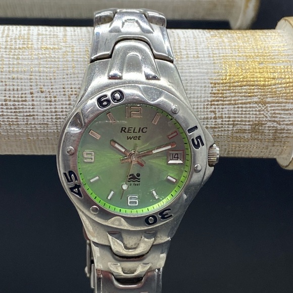 Relic Wet Watch. Water resistant, 165 feet. - Picture 2 of 7